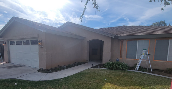 Before picture of exterior painting in Bakersfield spectrum painting 